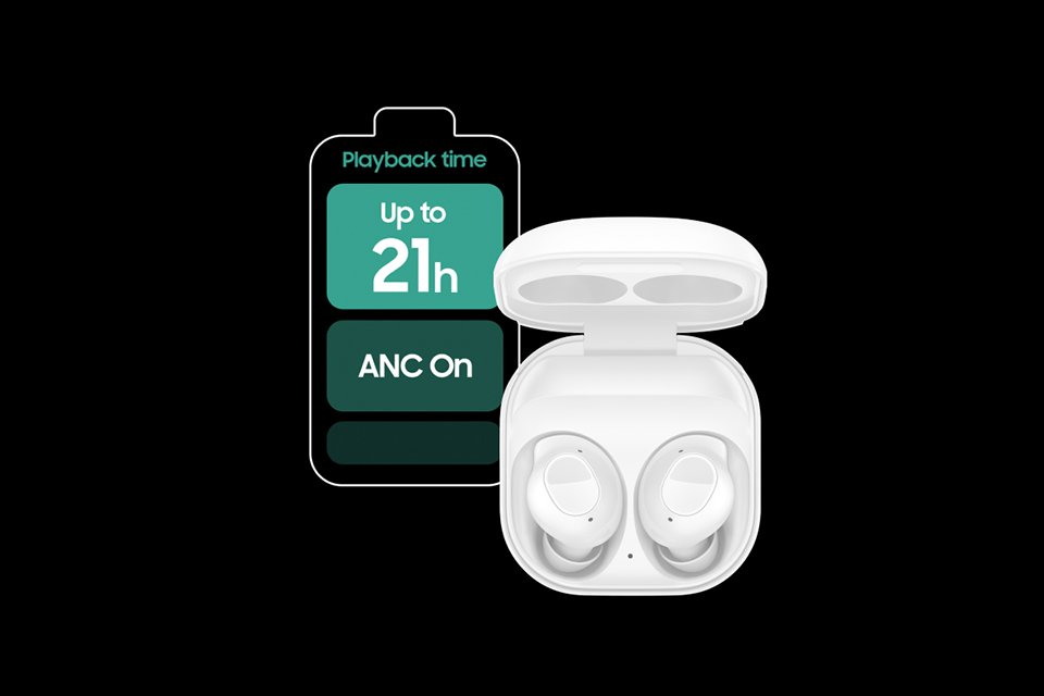 Full battery indicator shown next to Samsung Galaxy Buds FE earbuds.